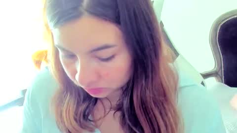 Lara online show from April 2026 01:09:02 PM