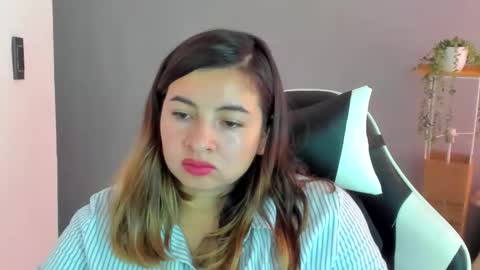 Lara online show from May 2026 08:14:02 PM
