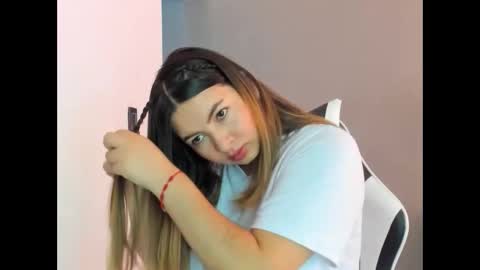 Lara online show from May 2026 02:48:01 PM