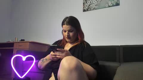 Lara Hartt  online show from June 2026 06:45:02 AM