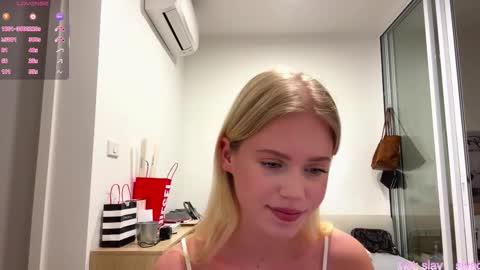 Snapshot of laraineprada chatting on February 2026 10:14:02 AM Stella online show from February 2026 10:14:02 AM