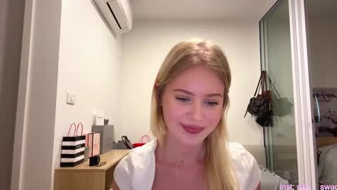 Snapshot of laraineprada chatting on February 2026 10:12:01 AM Stella online show from February 2026 10:12:01 AM