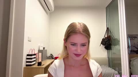 Snapshot of laraineprada chatting on February 2026 10:13:02 AM Stella online show from February 2026 10:13:02 AM