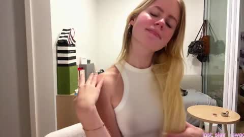 Snapshot of laraineprada chatting on March 2026 10:21:01 AM Stella online show from March 2026 10:21:01 AM