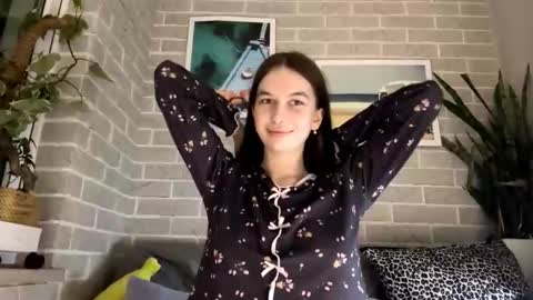 lara online show from March 2026 06:13:02 PM