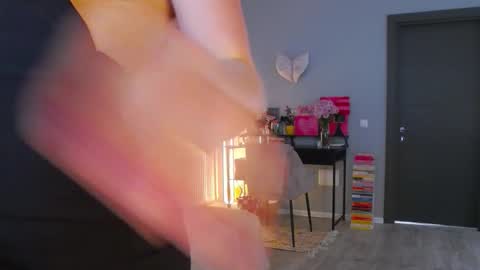 Snapshot of larakanes chatting on November 2025 08:58:01 AM LaraKanes online show from November 2025 08:58:01 AM