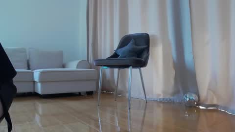 LaraKanes online show from February 2026 10:47:02 AM