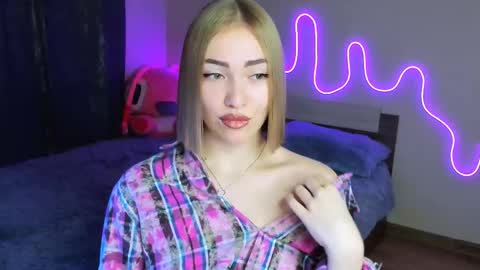 Snapshot of larakrein_lk chatting on October 2025 03:33:02 PM LaraKrein lk online show from October 2025 03:33:02 PM