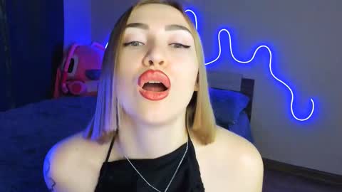 Snapshot of larakrein_lk chatting on October 2025 01:44:01 PM LaraKrein lk online show from October 2025 01:44:01 PM