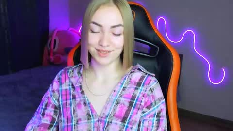 Snapshot of larakrein_lk chatting on October 2025 04:30:02 PM LaraKrein lk online show from October 2025 04:30:02 PM