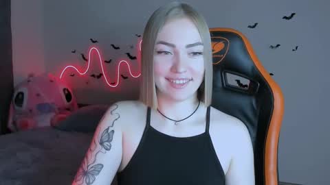 Snapshot of larakrein_lk chatting on October 2025 03:19:01 PM LaraKrein lk online show from October 2025 03:19:01 PM