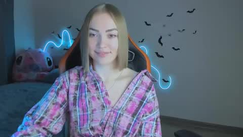 Snapshot of larakrein_lk chatting on November 2025 12:07:01 PM LaraKrein lk online show from November 2025 12:07:01 PM