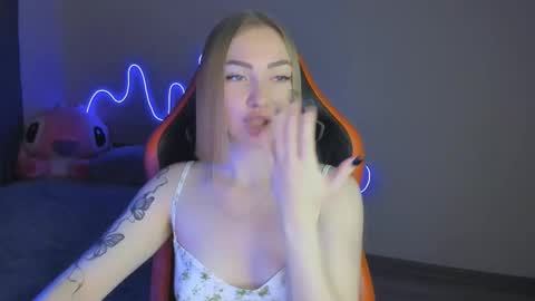 Snapshot of larakrein_lk chatting on November 2025 03:13:02 PM LaraKrein lk online show from November 2025 03:13:02 PM