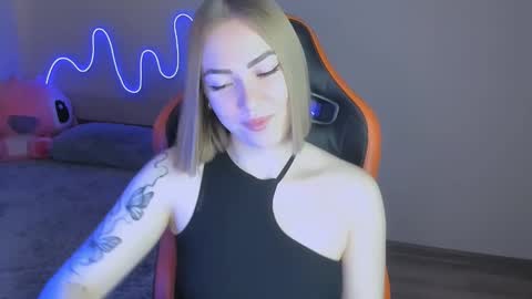 Snapshot of larakrein_lk chatting on November 2025 10:45:02 AM LaraKrein lk online show from November 2025 10:45:02 AM