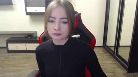 Laralianna online show from January 2025 05:58:01 PM