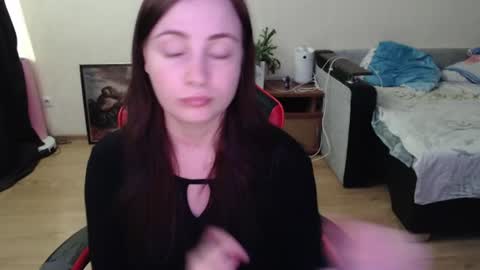 Laralianna online show from June 2026 11:56:02 AM