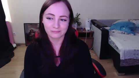 Laralianna online show from June 2026 10:18:02 AM