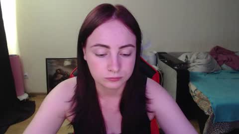 Laralianna online show from June 2026 12:27:02 PM