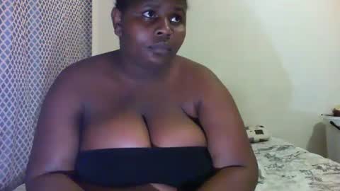 Snapshot of laralovex chatting on December 2024 06:49:02 PM laralovex online show from December 2024 06:49:02 PM