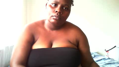 Snapshot of laralovex chatting on January 2025 06:57:02 AM laralovex online show from January 2025 06:57:02 AM