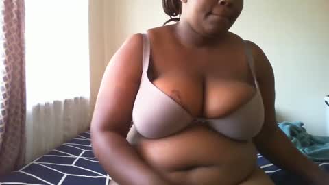 Snapshot of laralovex chatting on February 2025 07:12:01 AM laralovex online show from February 2025 07:12:01 AM