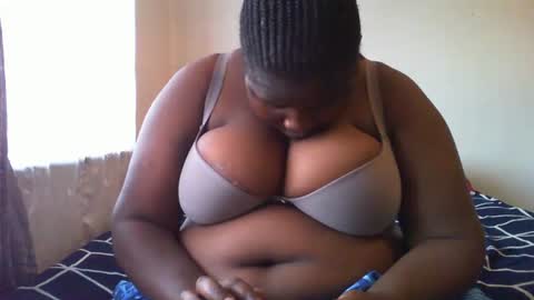 Snapshot of laralovex chatting on March 2025 06:00:02 AM laralovex online show from March 2025 06:00:02 AM