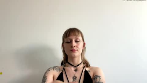 Snapshot of larasweetgirl chatting on May 2026 03:52:02 PM Lara online show from May 2026 03:52:02 PM