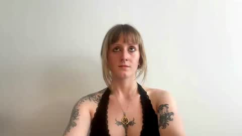 Snapshot of larasweetgirl chatting on June 2026 04:33:01 PM Lara online show from June 2026 04:33:01 PM
