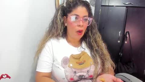 laris_park online show from April 2026 11:59:01 PM