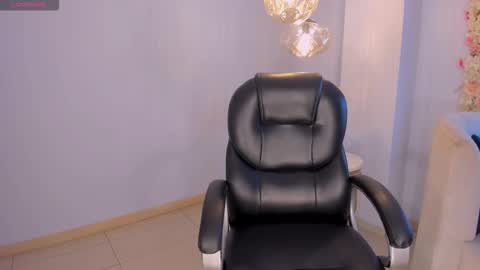 Larisa Smirnov online show from December 2025 04:17:01 AM