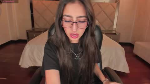 Larisa Smirnov online show from December 2025 04:41:04 AM