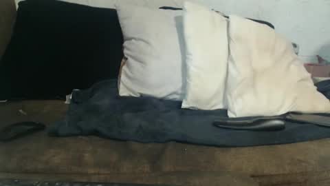 Lariss online show from March 2026 06:36:01 PM