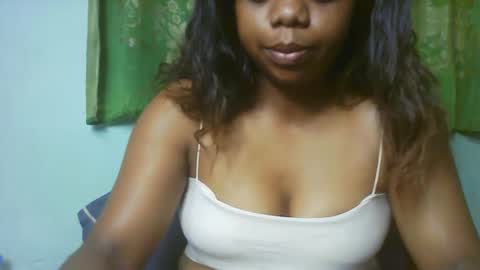 larissa645771 online show from February 2026 06:12:02 PM