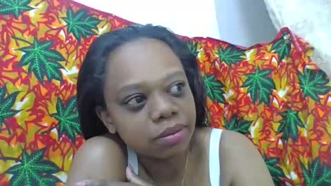 larissa645771 online show from June 2026 06:28:02 PM