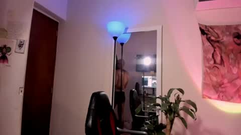 larry_stewart online show from July 2026 12:50:01 AM