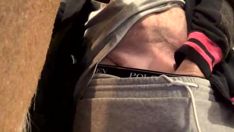 Snapshot of larrythelover23 chatting on January 2026 02:05:02 AM larrythelover23 online show from January 2026 02:05:02 AM