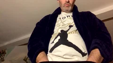 Snapshot of larrythelover23 chatting on February 2026 06:12:01 AM larrythelover23 online show from February 2026 06:12:01 AM