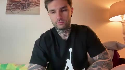 Snapshot of larsskeet chatting on December 2025 01:38:02 PM larsskeet online show from December 2025 01:38:02 PM