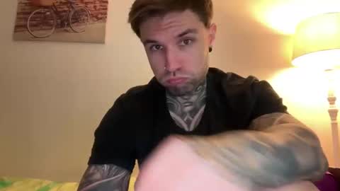 Snapshot of larsskeet chatting on December 2025 02:01:01 PM larsskeet online show from December 2025 02:01:01 PM