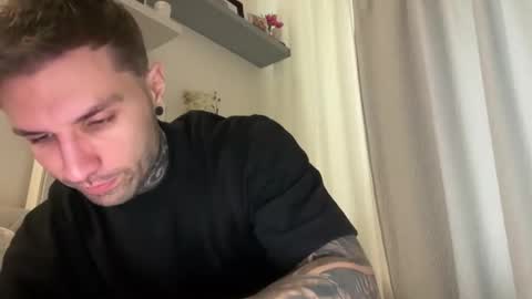 Snapshot of larsskeet chatting on December 2025 11:17:01 AM larsskeet online show from December 2025 11:17:01 AM