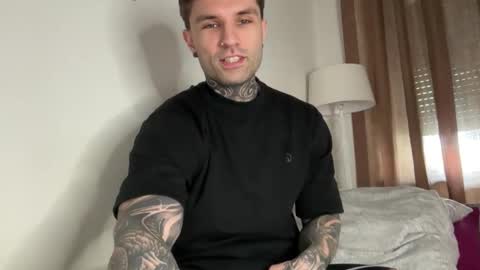 Snapshot of larsskeet chatting on January 2026 01:24:01 PM larsskeet online show from January 2026 01:24:01 PM