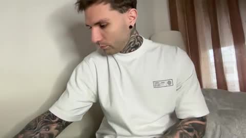 Snapshot of larsskeet chatting on January 2026 02:44:01 PM larsskeet online show from January 2026 02:44:01 PM