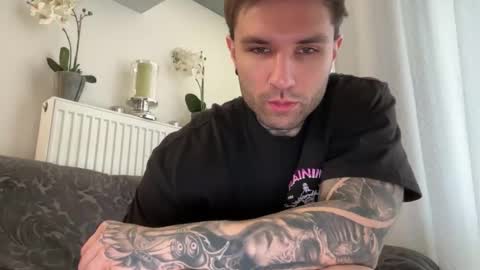 Snapshot of larsskeet chatting on January 2026 12:43:01 PM larsskeet online show from January 2026 12:43:01 PM