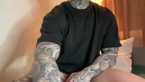 Snapshot of larsskeet chatting on February 2026 06:03:01 PM larsskeet online show from February 2026 06:03:01 PM