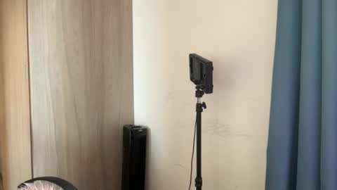 larsskeet online show from July 2026 05:49:02 PM