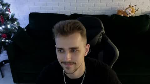 Snapshot of larstar01 chatting on December 2024 01:43:01 AM Lars online show from December 2024 01:43:01 AM