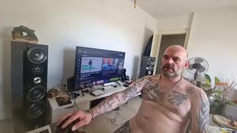 Snapshot of larsvegas1895 chatting on July 2026 09:15:01 AM larsvegas1895 online show from July 2026 09:15:01 AM
