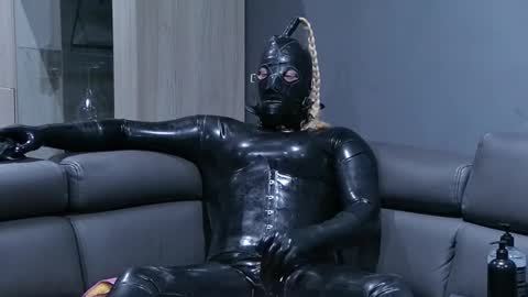Snapshot of latexboy1986 chatting on February 2025 06:55:01 PM latex boy 38 online show from February 2025 06:55:01 PM