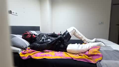 Snapshot of latexboy1986 chatting on June 2026 01:47:01 PM latex boy 38 online show from June 2026 01:47:01 PM