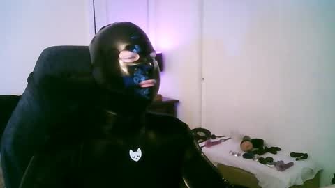 Snapshot of latexminheadroom chatting on January 2026 04:29:01 AM latexminheadroom online show from January 2026 04:29:01 AM
